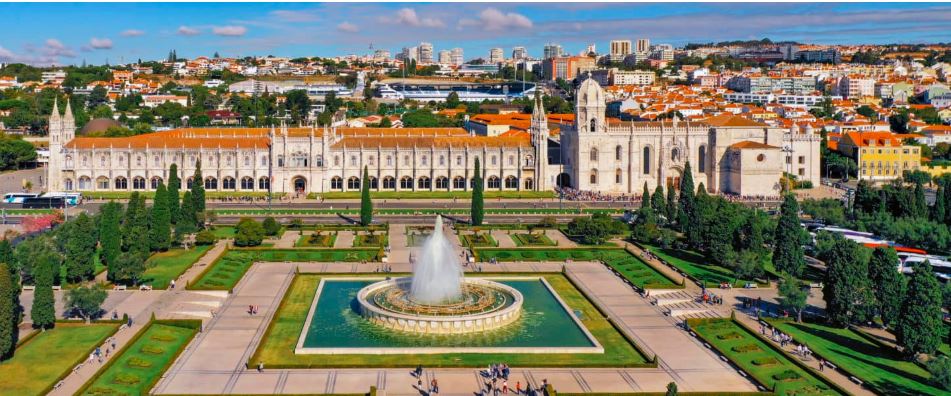 Two Card Trip: Romantic Portugal for a Small Business Owner